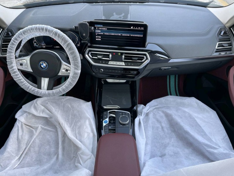 济宁24年宝马IX34