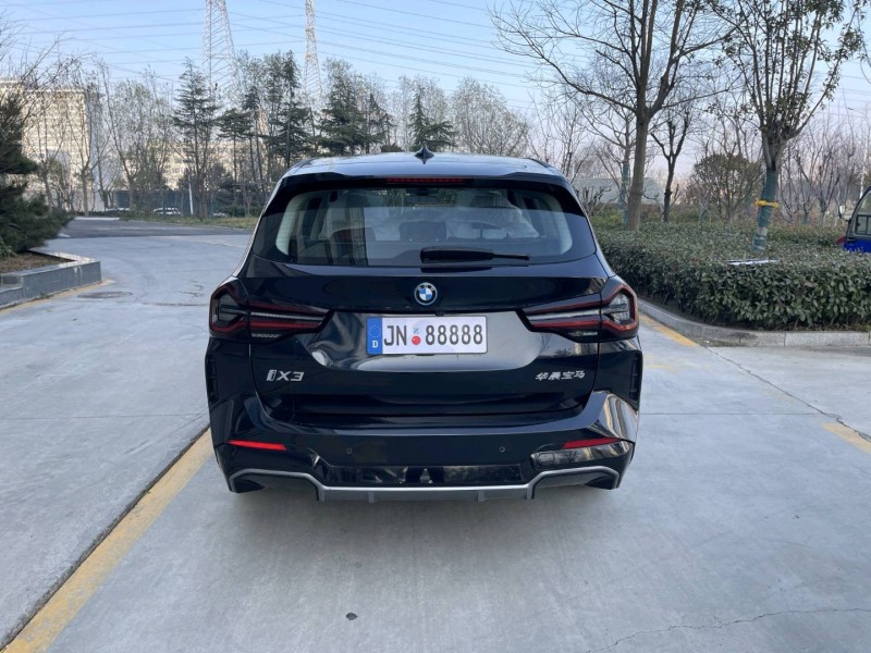 济宁24年宝马IX39
