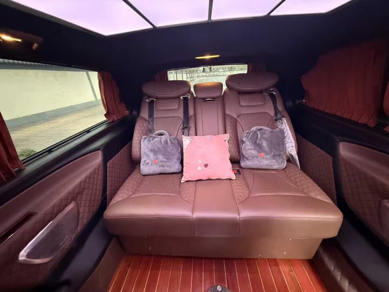 郑州21年奔驰威霆7