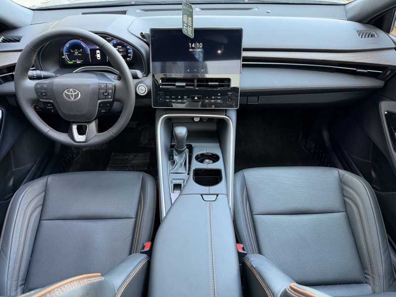 济宁24年丰田亚洲龙5