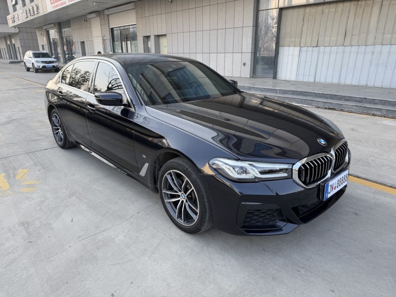 济宁22年宝马5系4