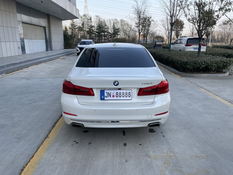 济宁18年宝马5系9