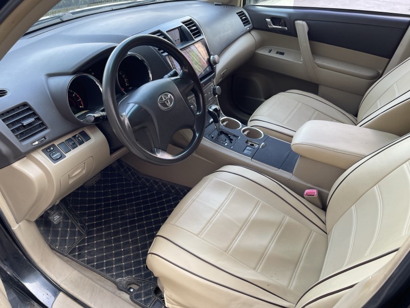 济宁13年丰田汉兰达5