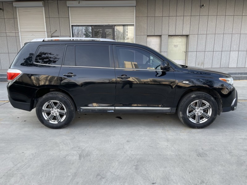 济宁13年丰田汉兰达7