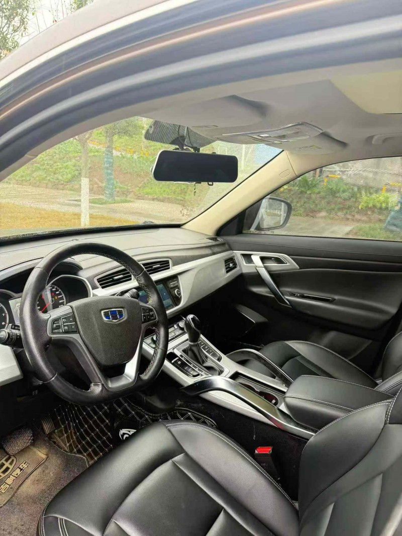 达州17年吉利博越9