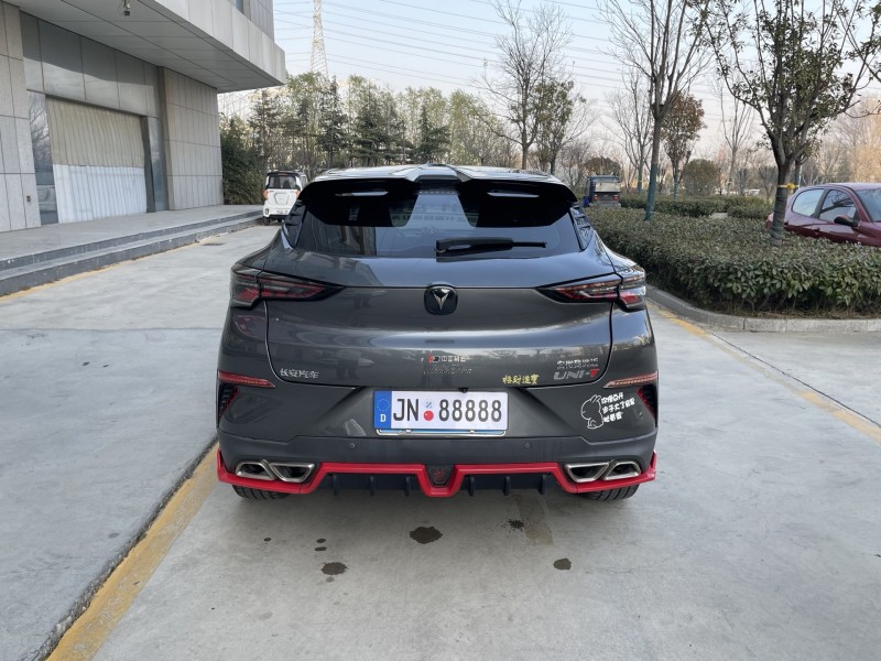 济宁21年长安汽车UNI8