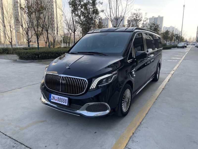 济宁23年奔驰威霆7