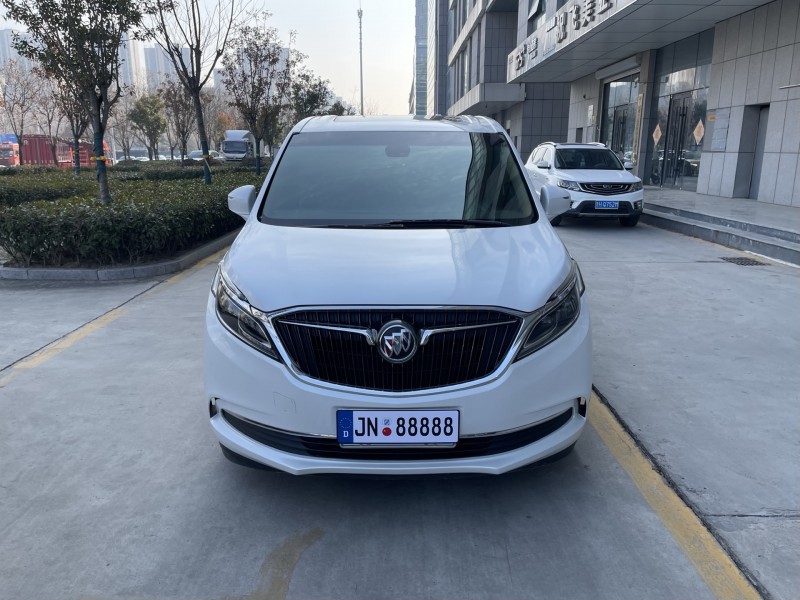 济宁17年别克GL81