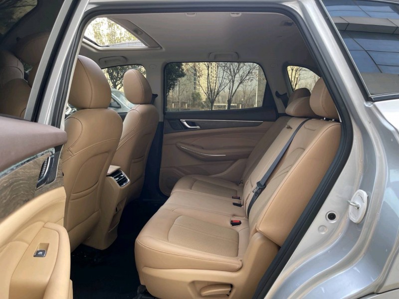 济宁24年东风蓝电E57