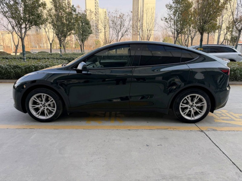 济宁23年特斯拉MODEL Y7