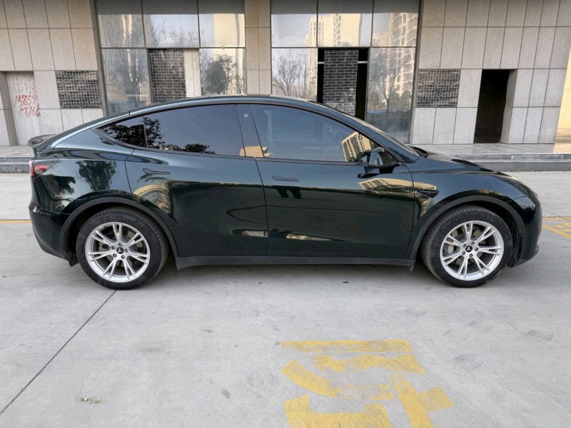 济宁23年特斯拉MODEL Y9