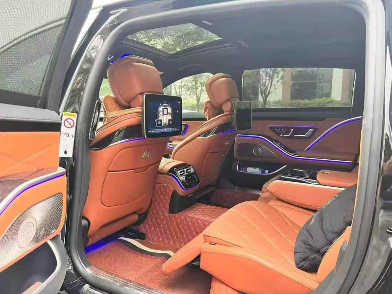 广州23年奔驰迈巴赫S级7