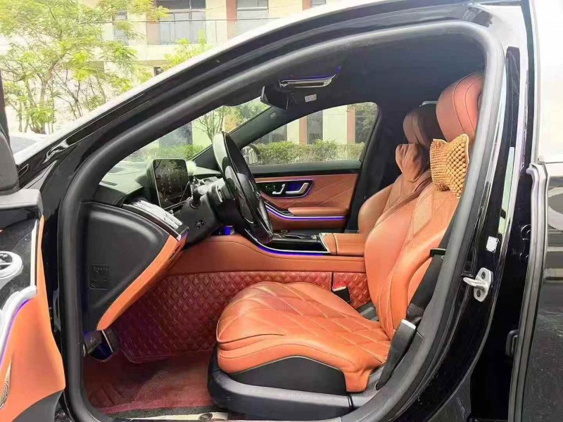 广州23年奔驰迈巴赫S级9