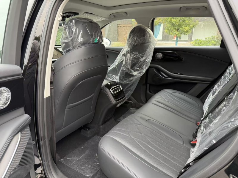 岳阳25年奇瑞星途8