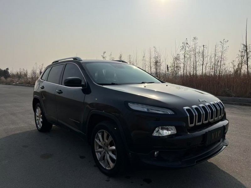 盐城14年Jeep自由光2