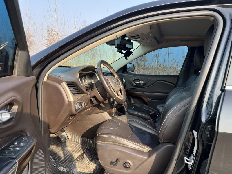 盐城14年Jeep自由光4