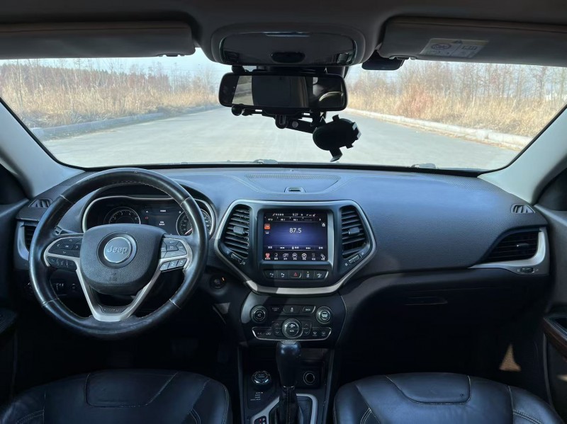 盐城14年Jeep自由光7