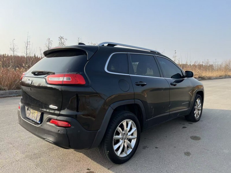 盐城14年Jeep自由光9