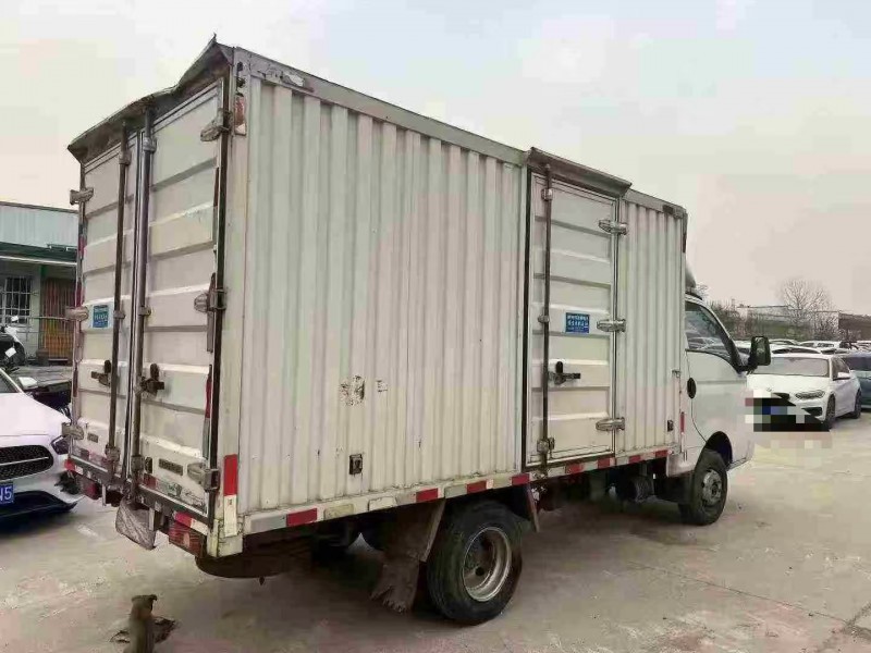 郑州20年凯马汽车锐航8