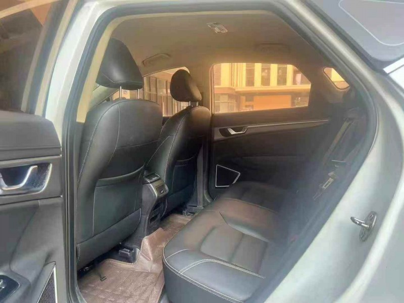 广州18年吉利帝豪8