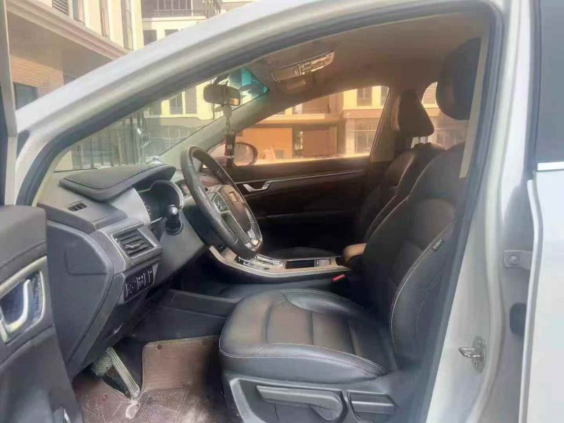 广州18年吉利帝豪9