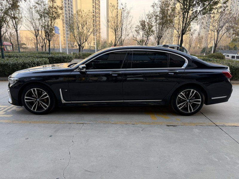 济宁21年宝马7系5