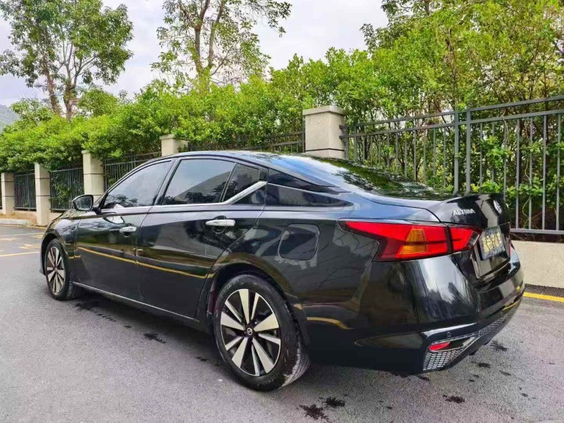 广州21年日产天籁8