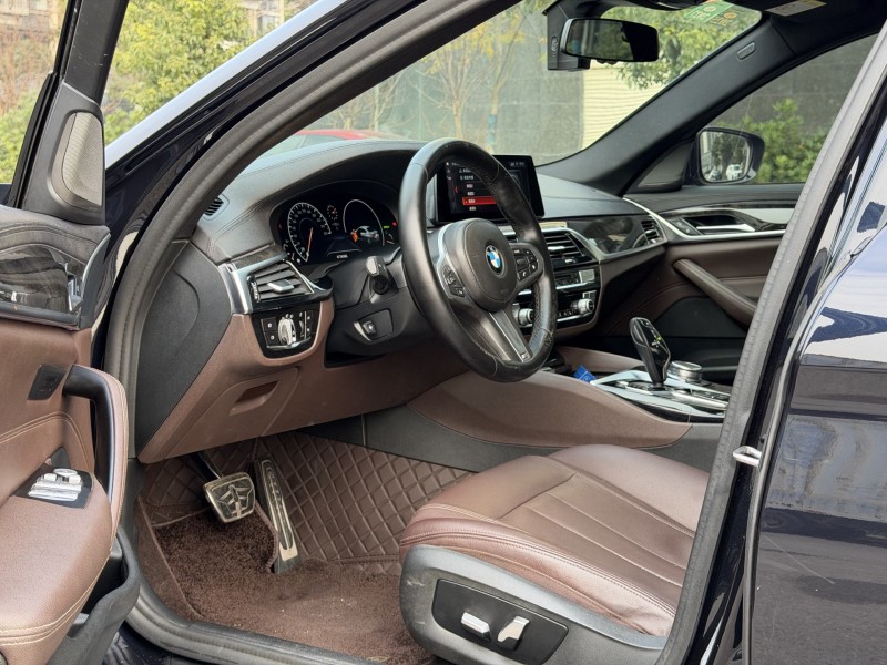 岳阳19年宝马5系8