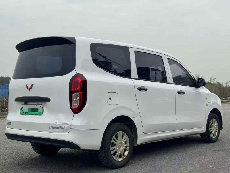 广州25年五菱汽车宏光4