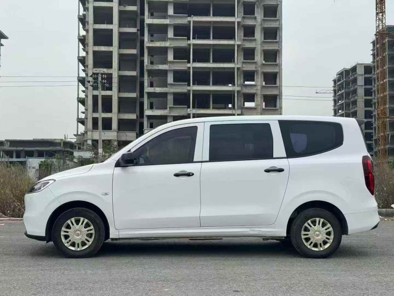 广州25年五菱汽车宏光8