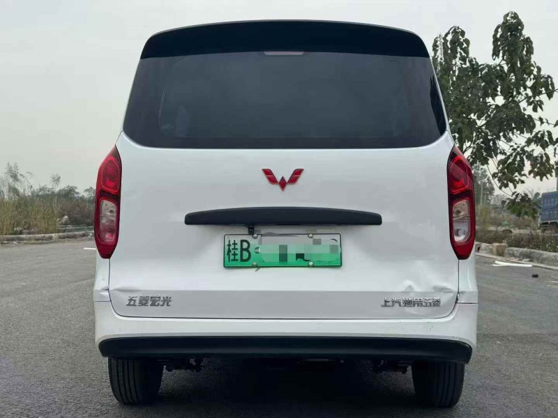 广州25年五菱汽车宏光9