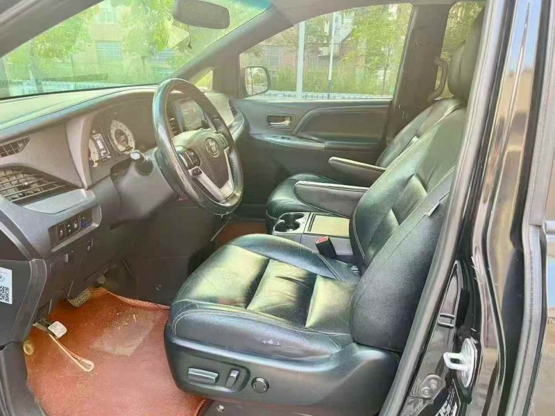 广州16年丰田塞纳5