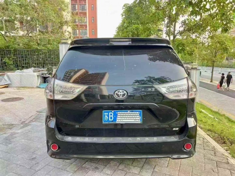 广州16年丰田塞纳9