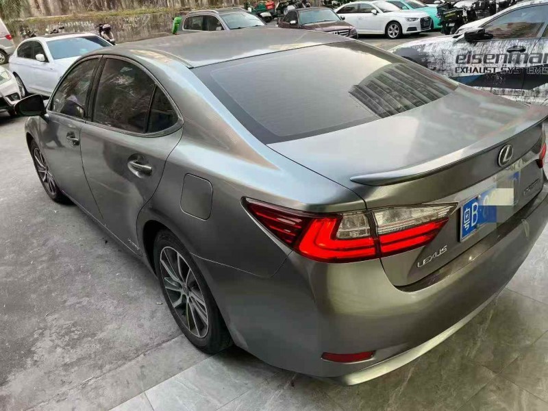 广州18年雷克萨斯ES8