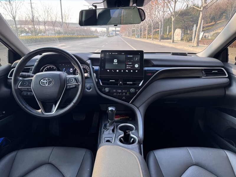 郑州21年丰田凯美瑞9