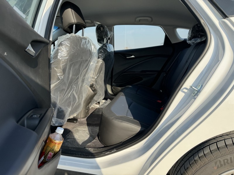 新乡26年别克微蓝6