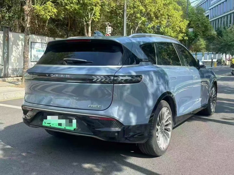 广州22年岚图汽车FREE8