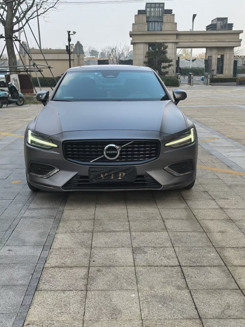 苏州22年沃尔沃S60L1