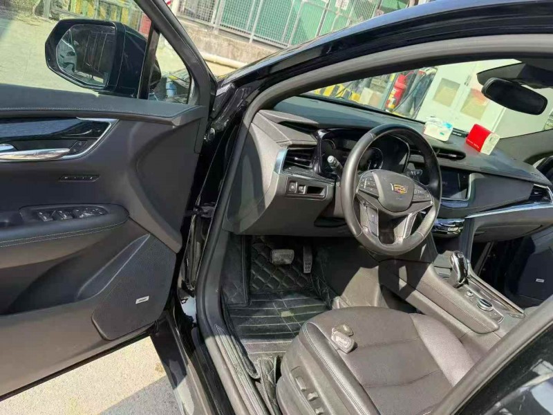 广州20年凯迪拉克XT54