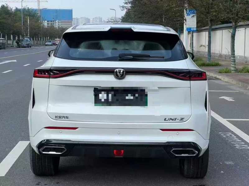 郑州25年长安汽车UNI8