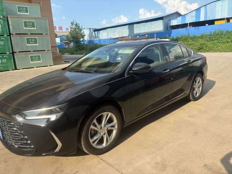 徐州25年别克君威2