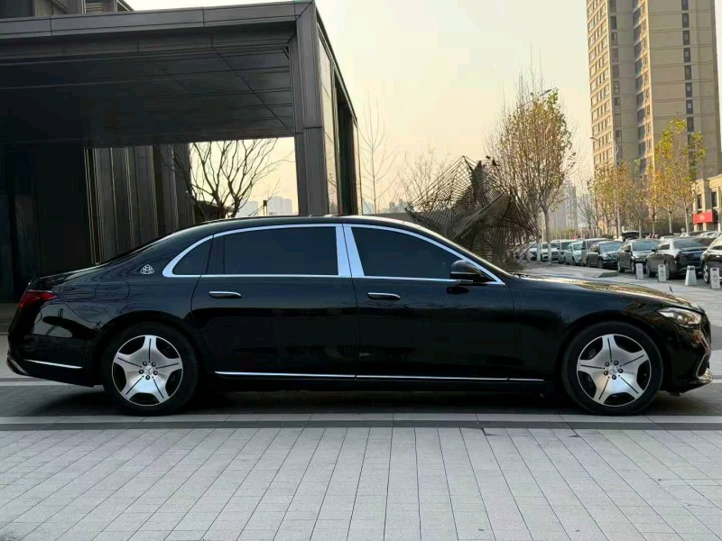 徐州25年奔驰迈巴赫S级7