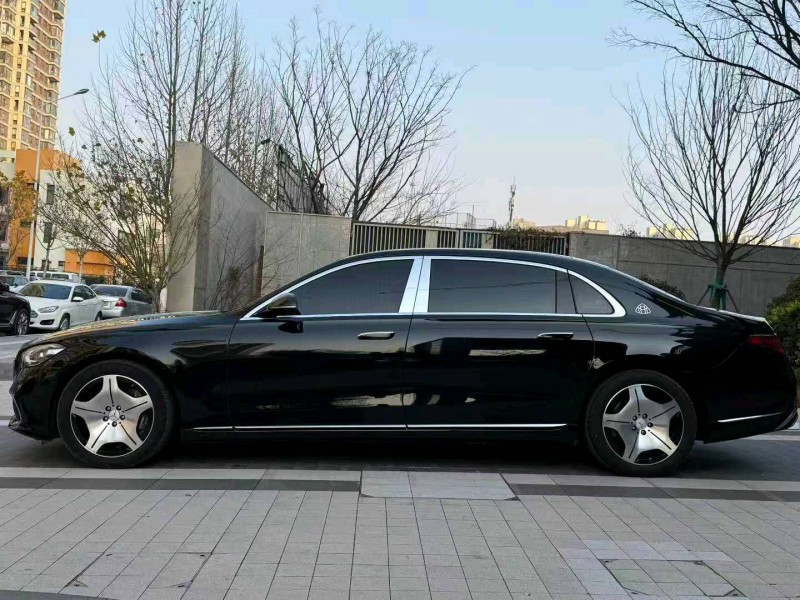 徐州25年奔驰迈巴赫S级8