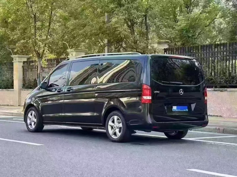 郑州18年奔驰威霆8