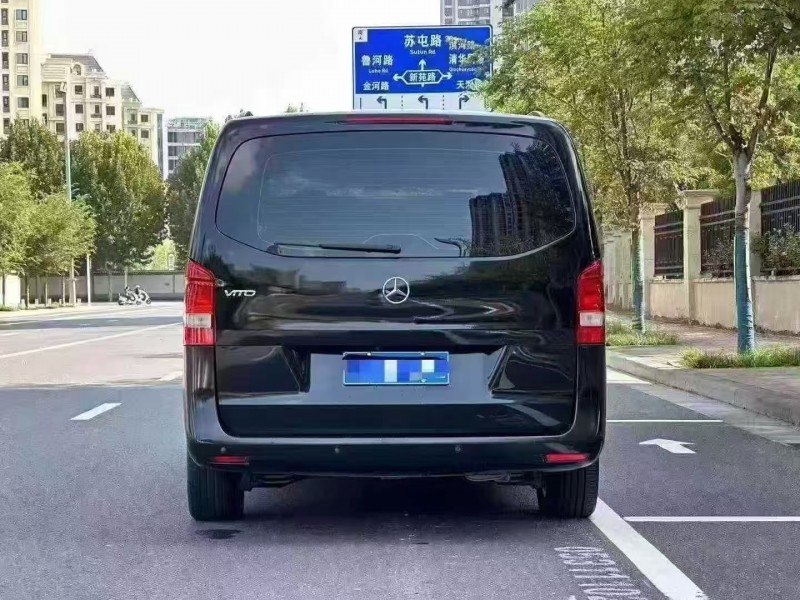 郑州18年奔驰威霆9