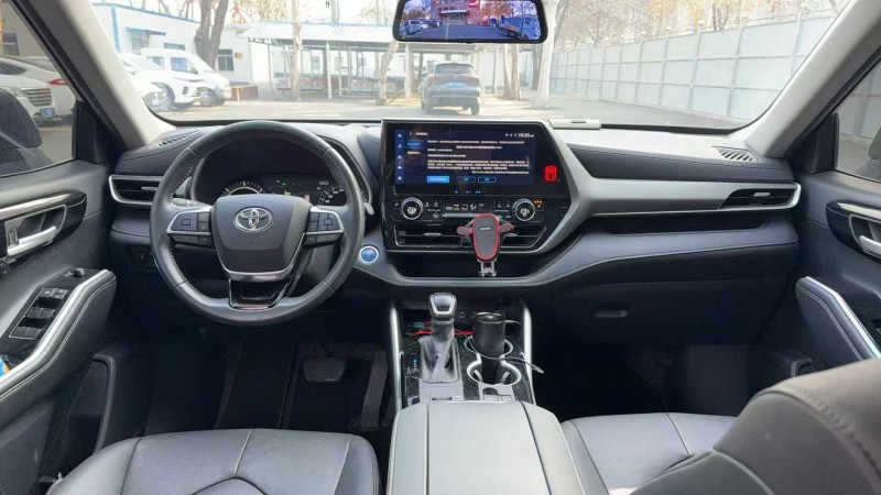 淄博22年丰田汉兰达7