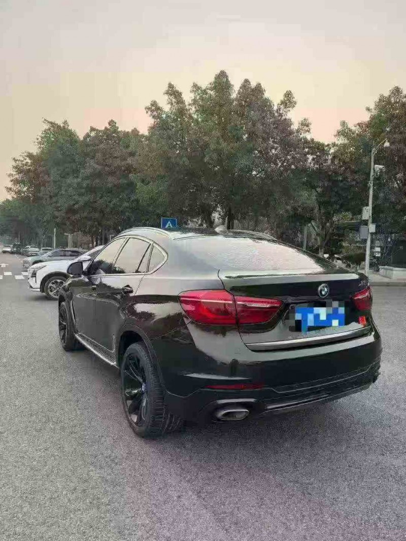 重庆18年宝马X67