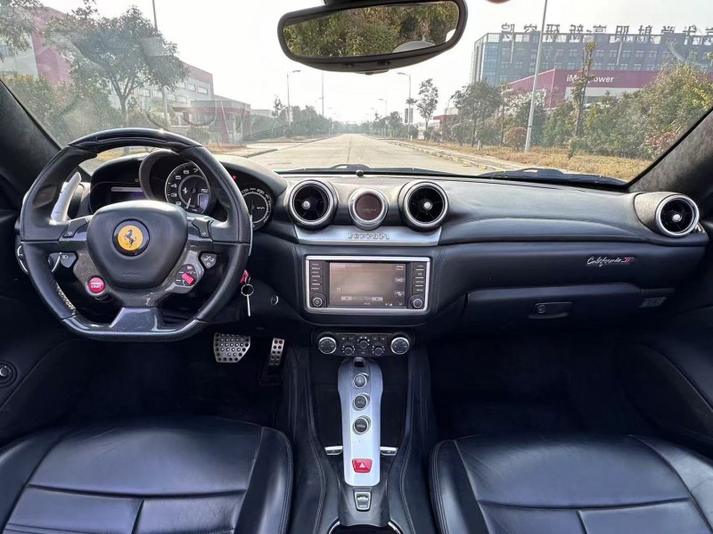 盐城15年法拉利California T5