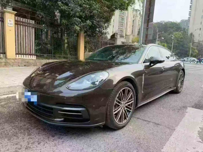 重庆18年保时捷帕拉梅拉2