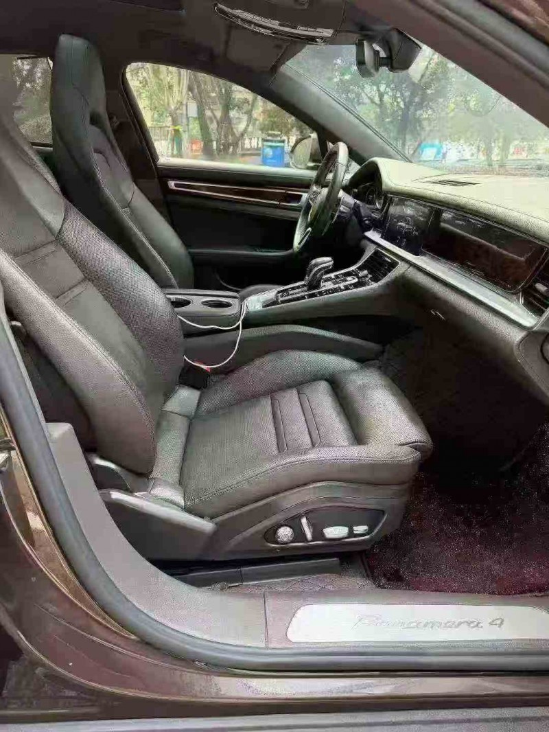 重庆18年保时捷帕拉梅拉4